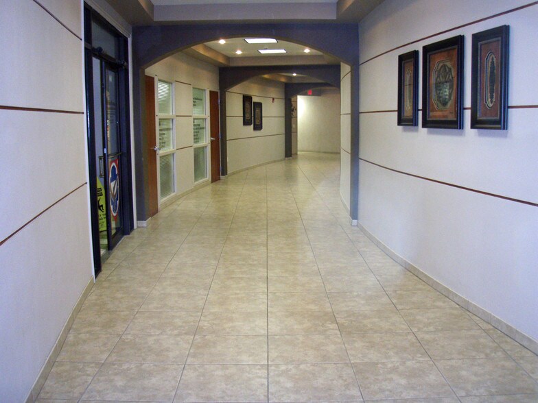 More Photos Of 2301 S Hampton Rd, Dallas Coworking Space