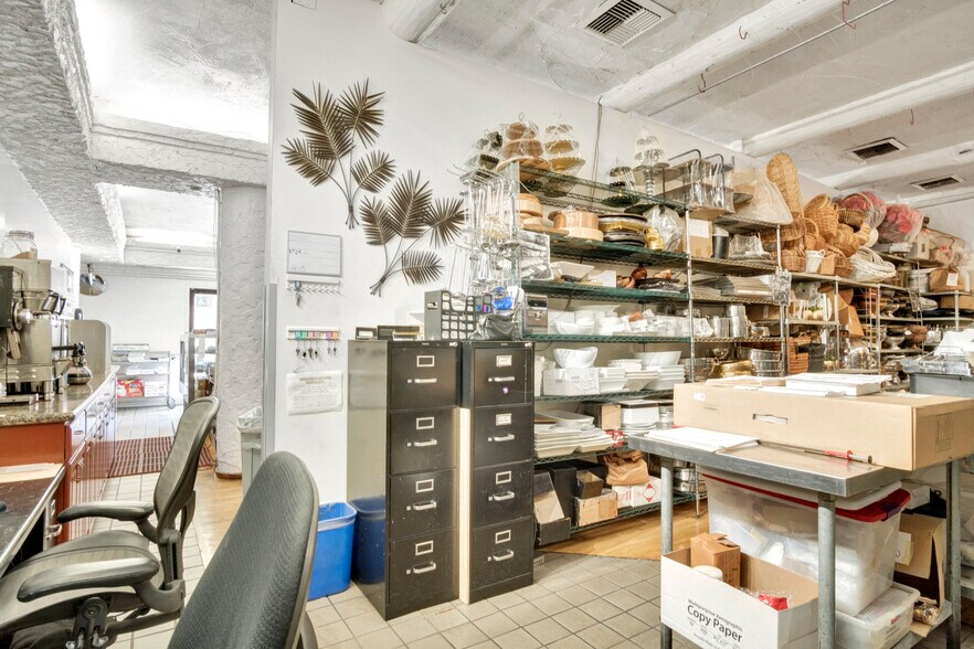 More Photos Of 2214 Stoner Ave, Los Angeles Freestanding For Lease