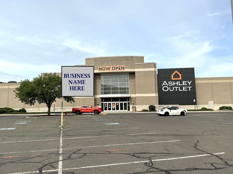 More Photos Of 575 Union St, Waterbury Department Store For Lease