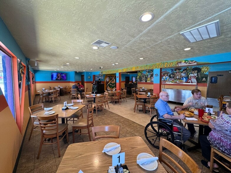 More Photos Of 1410 1st St E, Humble Restaurant For Sale