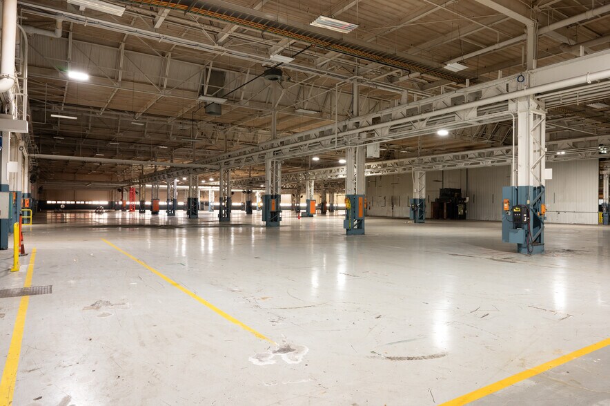 More Photos Of 4700B W Mitchell St, Milwaukee Unknown For Lease