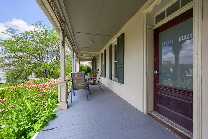 More Photos Of 390 E Main St, Ephrata Office For Sale