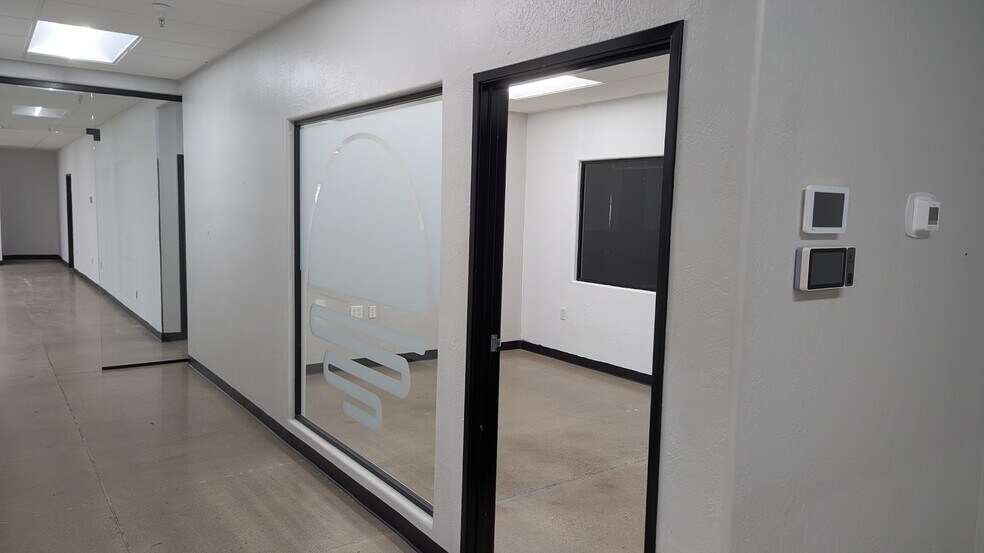 More Photos Of 819 W 22nd St, Tempe Warehouse For Lease