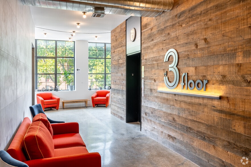 More Photos Of 40-09 21st St, Long Island City Office For Lease