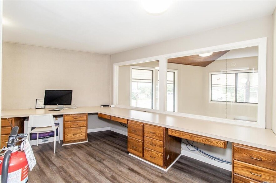 More Photos Of 5380 Central Ave, Hot Springs Office For Sale