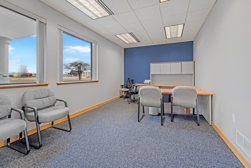 More Photos Of 245 N Peters Ave, Fond Du Lac General Retail For Sale
