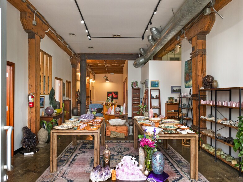 More Photos Of 6161 Santa Monica Blvd, Los Angeles Loft Creative Space For Lease
