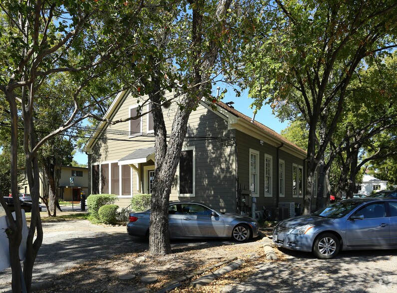 More Photos Of 611 W 14th St, Austin Office For Lease