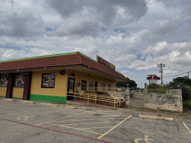 More Photos Of 315 N Bell Blvd, Cedar Park Restaurant For Lease