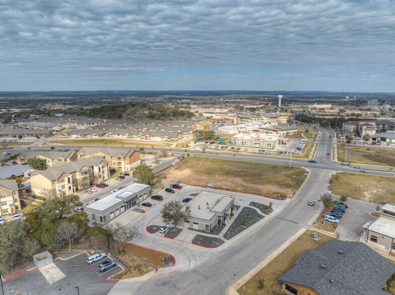 More Photos Of 3016 Independence Dr, New Braunfels Unknown For Lease