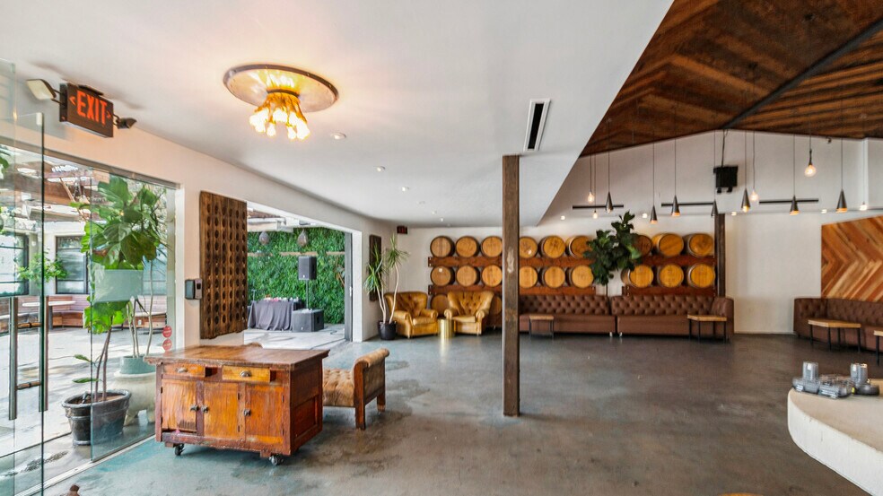More Photos Of 1835 N Cahuenga Blvd, Los Angeles Restaurant For Sale