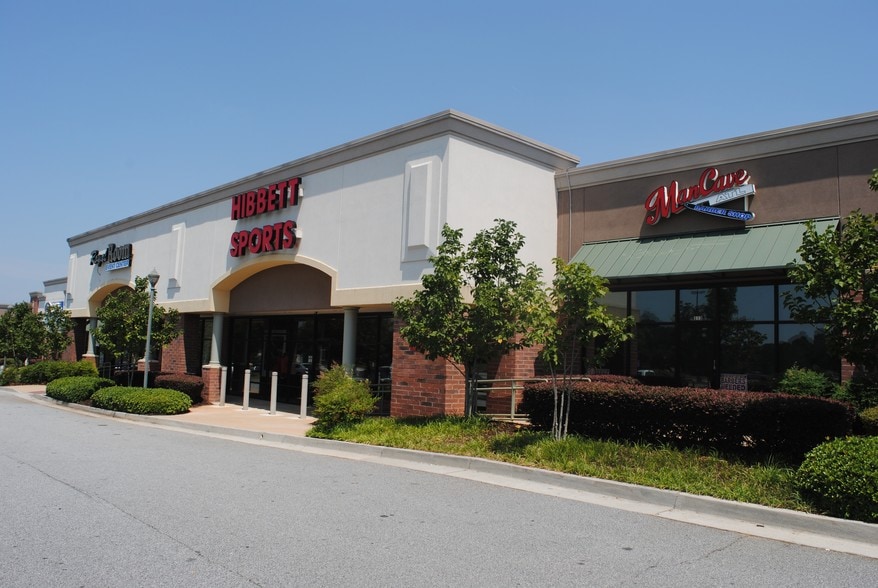 More Photos Of 3012-3058 Anvil Block Rd, Ellenwood Storefront For Lease