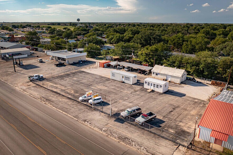 More Photos Of 1112 W Main St, Olney Office For Sale