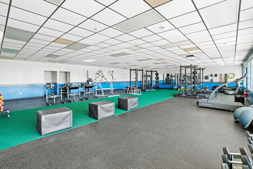 More Photos Of 10850 W Laraway Rd, Frankfort General Retail For Lease