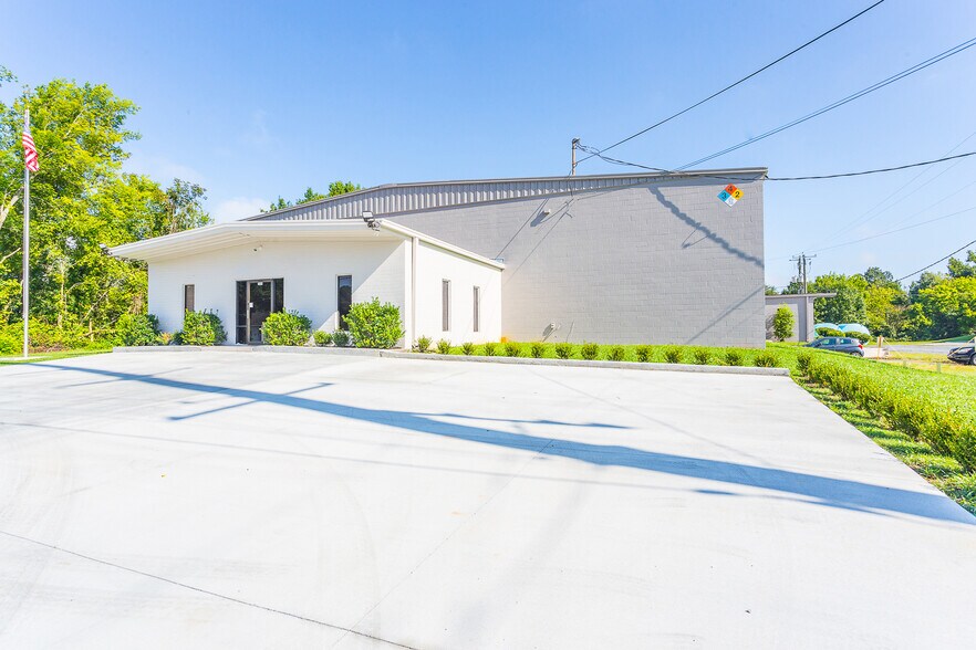 More Photos Of 506 Bear Creek Rd, Dalton Manufacturing For Sale