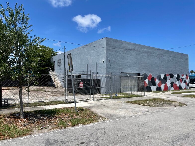 More Photos Of 4760 NW 17th Ave, Miami Warehouse For Sale