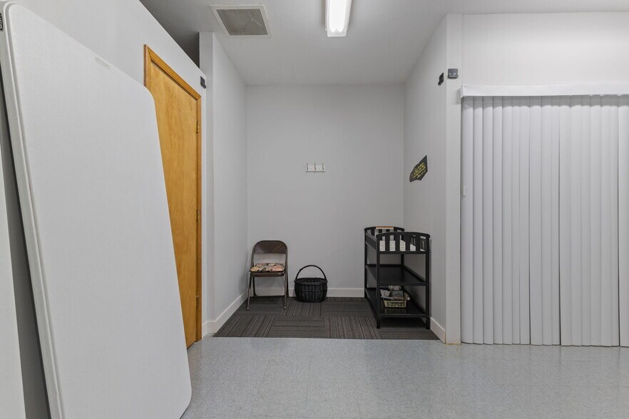 More Photos Of 5195 Commerce Cir, Indianapolis Industrial For Sale