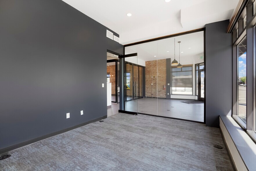 More Photos Of 1401 S Broadway, Denver Storefront Retail Office For Sale