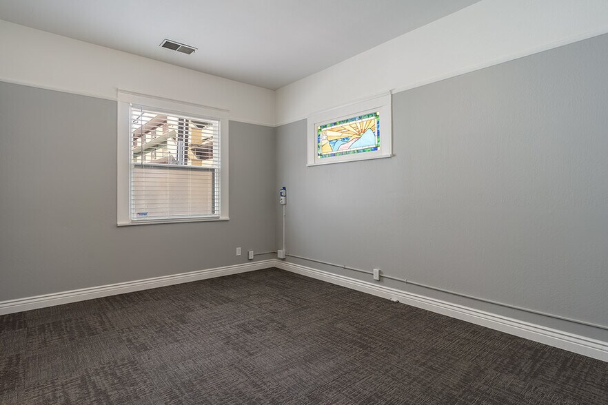 More Photos Of 120 Pickard Pl, Reno Office For Lease