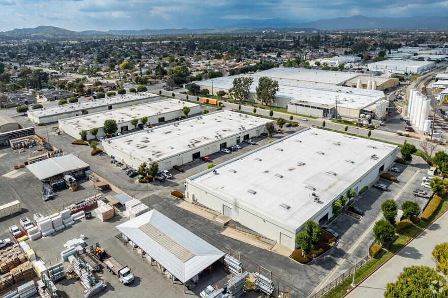 More Photos Of 2300 S Reservoir St, Pomona Warehouse For Lease