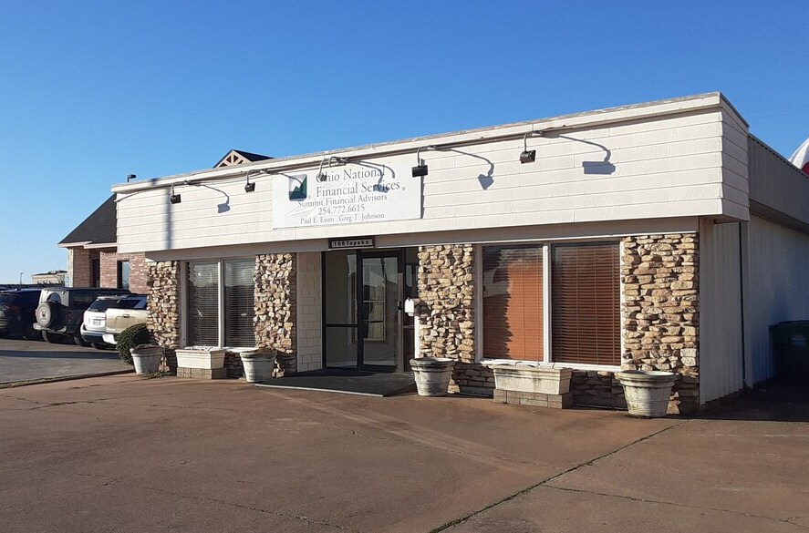 More Photos Of 108 Topeka Dr, Woodway Office Residential For Lease