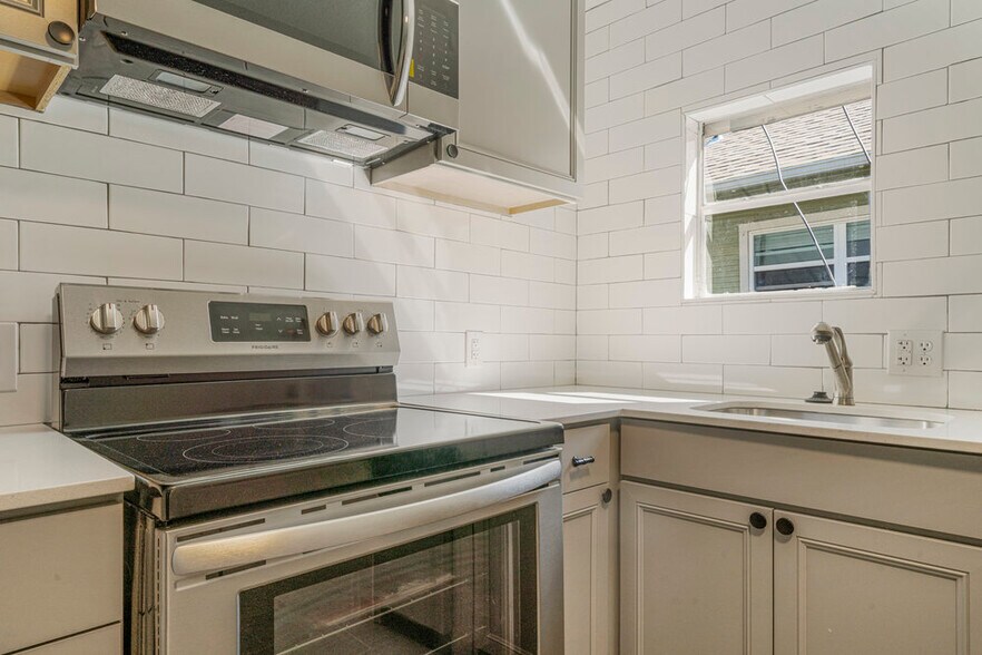 More Photos Of 2618 E 8th St, Tulsa Apartments For Sale