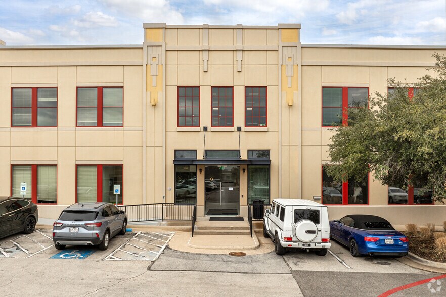 More Photos Of 1560 E Southlake Blvd, Southlake Coworking Space