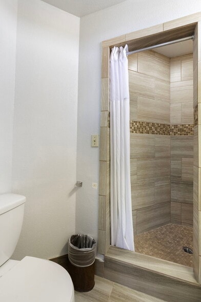 More Photos Of 430 E Route 66, Williams Hotel For Sale