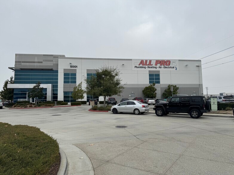 More Photos Of 5001 Ontario Mills Pky, Ontario Warehouse For Sale