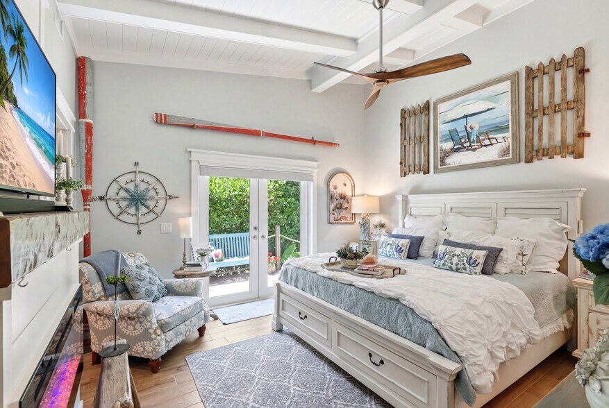More Photos Of 840 Myrtle Ter, Naples Freestanding For Sale