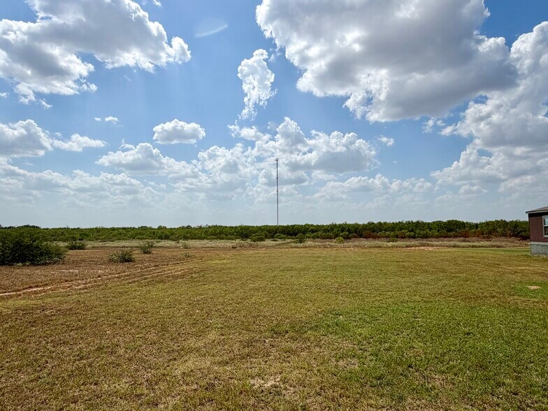 More Photos Of 14951 Interstate 35 Expy, Moore Flex For Sale