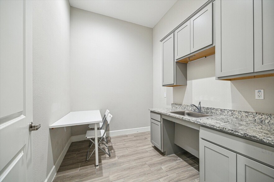 More Photos Of 4220 Cartwright Rd, Missouri City Medical For Lease