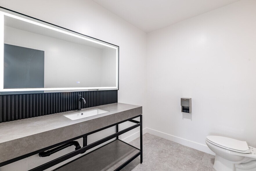 More Photos Of 203-215 N Victory Blvd, Burbank Office For Lease