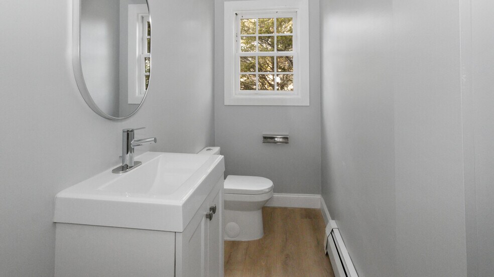 More Photos Of 104 Bridge Rd, Salisbury Loft Creative Space For Sale