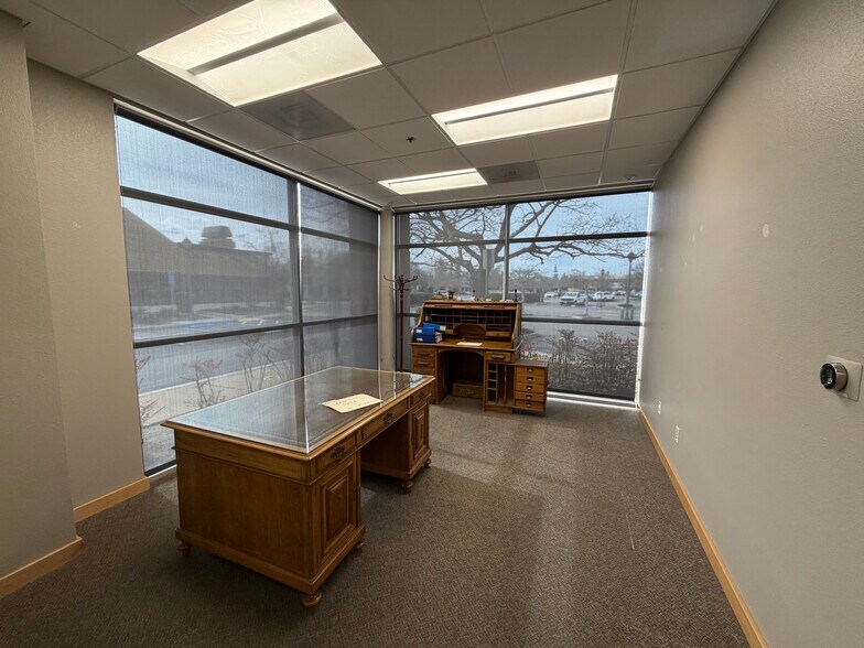 More Photos Of 3415 Brookside Rd, Stockton Office For Sale