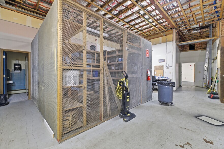 More Photos Of 32 Belmont St, Brockton Office For Lease