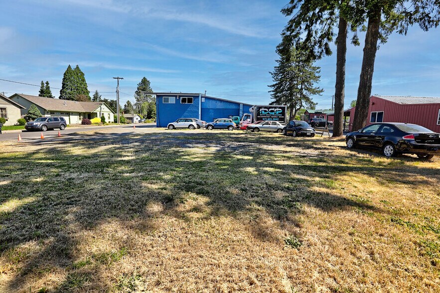 More Photos Of 804 E Main St, Molalla Auto Repair For Sale