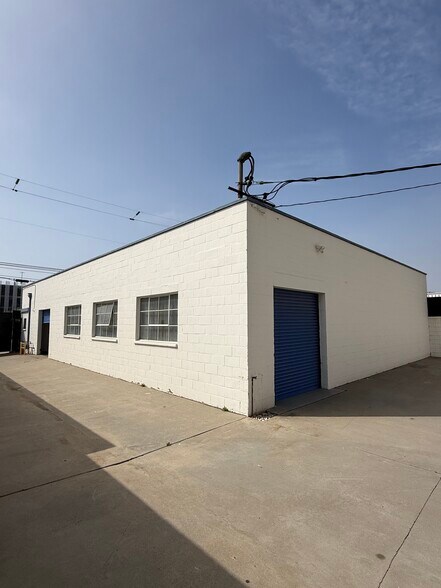 More Photos Of 1001-1005 Arbor Vitae, Los Angeles Warehouse For Lease