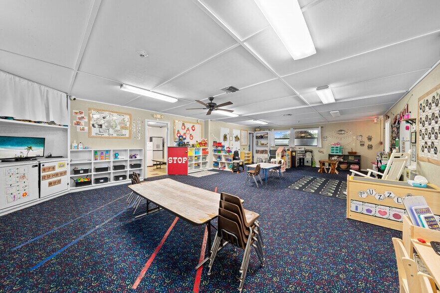 More Photos Of 102 S Highland St, Bushnell Daycare Center For Sale