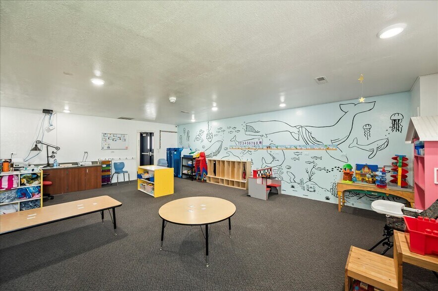 More Photos Of 522 N 9th Ave, Caldwell Daycare Center For Sale