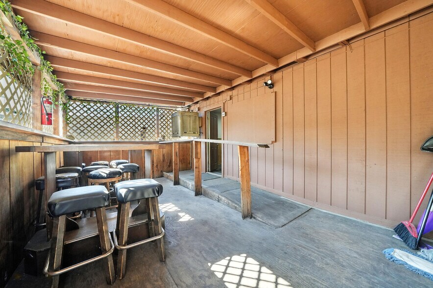 More Photos Of 105 Main St, Jackson Bar For Sale