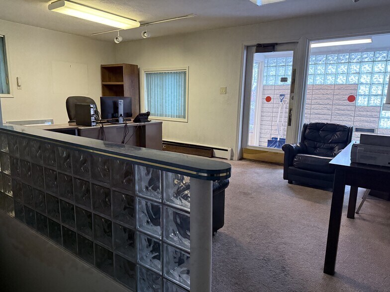More Photos Of 235 Saratoga Rd, Schenectady Office For Sale