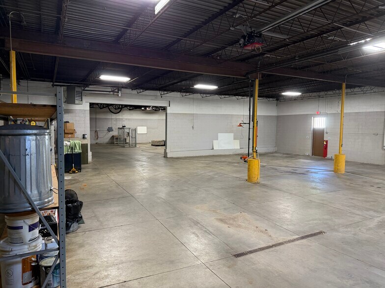 More Photos Of 345 Atwater St, Saint Paul Warehouse For Lease