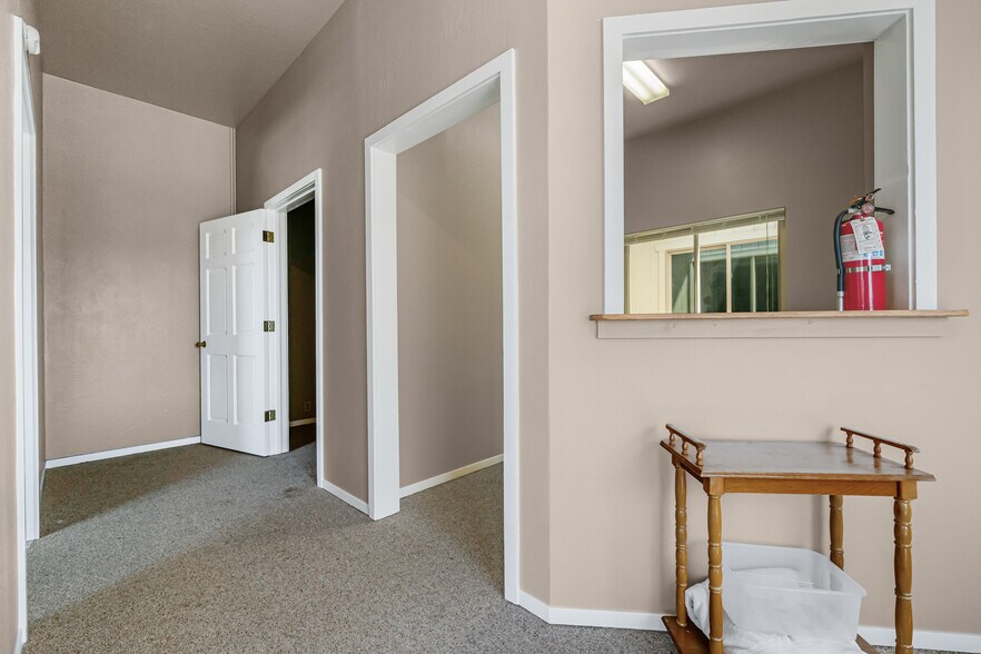 More Photos Of 39000 Highway 1, Gualala Medical For Sale