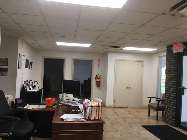 More Photos Of 20 Museum Rd, Washington Warehouse For Lease