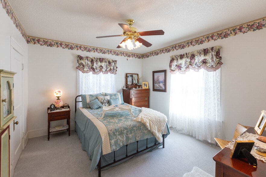 More Photos Of 620 Davis St, Wasco Specialty For Sale