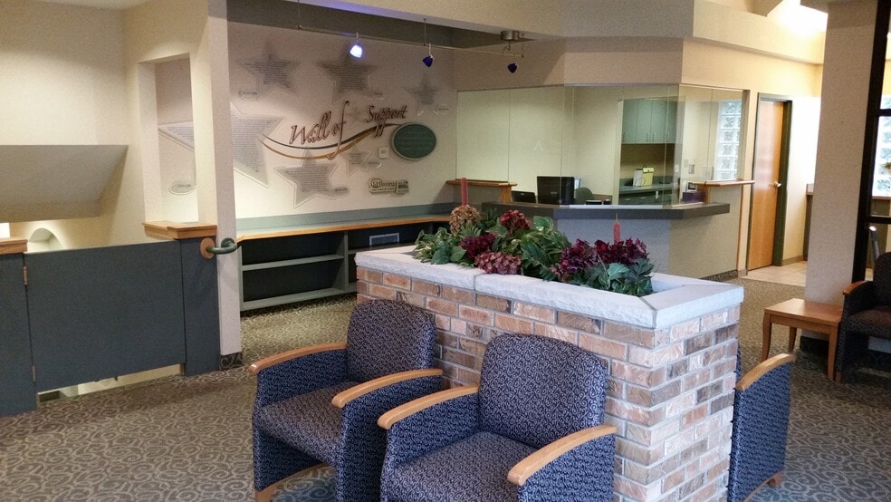 More Photos Of 275 Lake Ave, Rochester Office For Sale