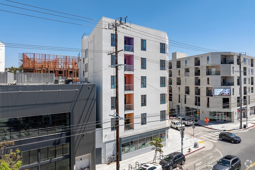 More Photos Of 5201 W Adams Blvd, Los Angeles Apartments For Lease