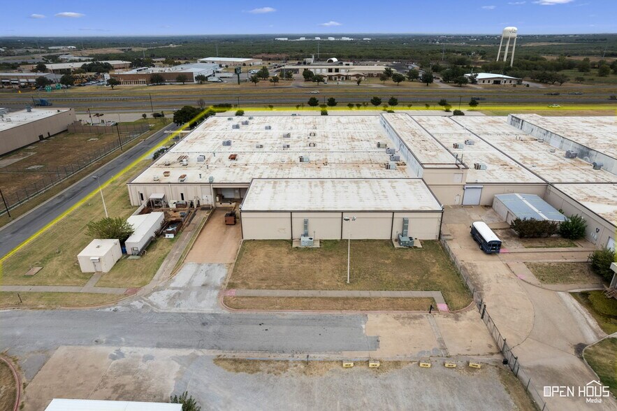 More Photos Of 2813 Central Fwy E, Wichita Falls Industrial For Sale