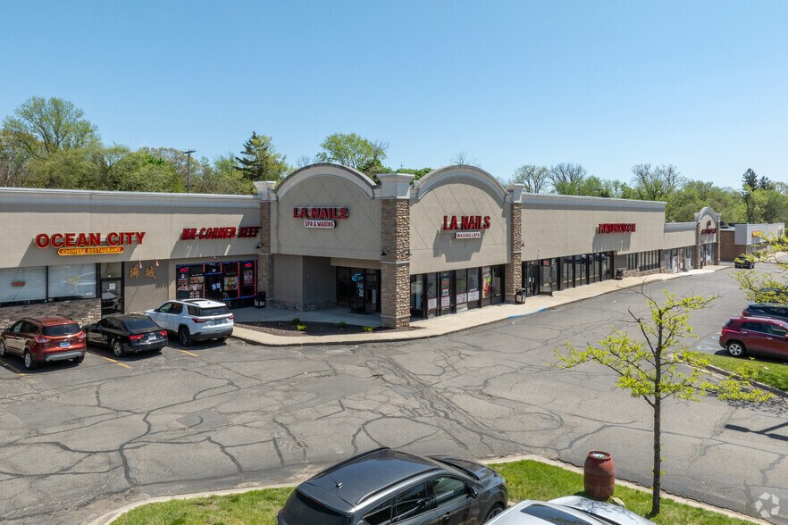 More Photos Of 3-71 S Telegraph Rd, Pontiac Freestanding For Lease